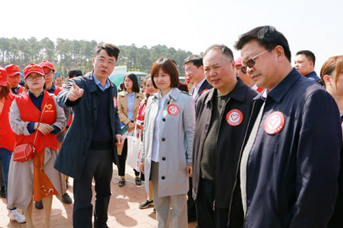 院團委組織青年志愿者開展“益愛同行2018”志愿服務活動