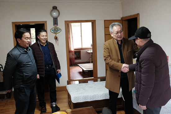 院黨委書(shū)記康慶云一行走訪慰問(wèn)退休老專家