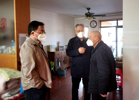 康慶云書記一行走訪慰問退休老專家