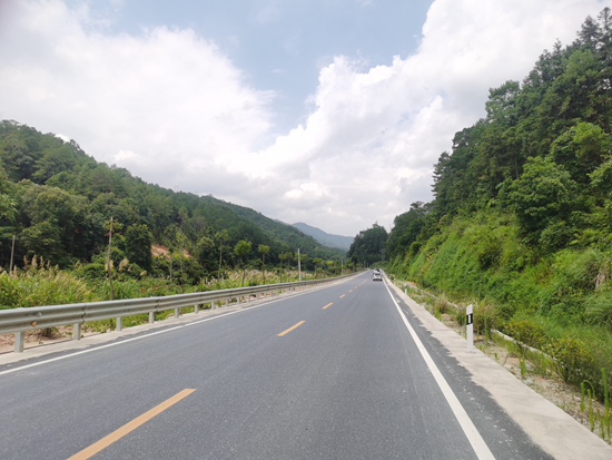 K35+237段交安設施2(汝城道路)_副本.jpg K35+237段交安設施2(汝城道路)_副本.jpg